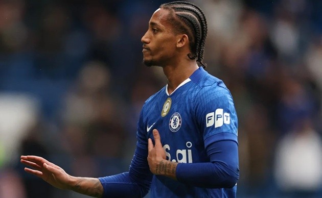Barca theo dõi sát Pedro của Chelsea.