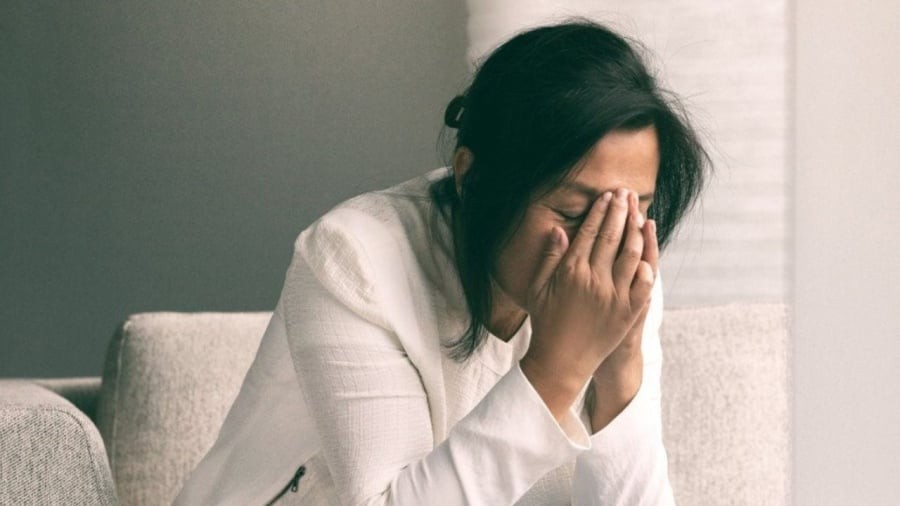 Bụng tích nhiều mỡ hơn cũng là một dấu hiệu lão hóa có thể dễ nhận thấy ở phụ nữ sau 30.
