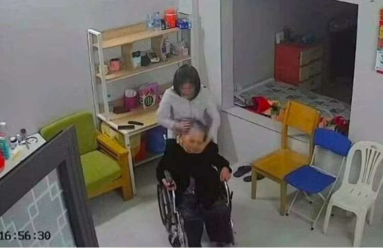 Kết quả giám định xác định bà Nội bị tổn hại 4% sức khỏe. Gia đình nạn nhân không yêu cầu xử lý theo tội “Cố ý gây thương tích” mà đề nghị xử lý nghiêm hành vi “Hành hạ người khác”.


