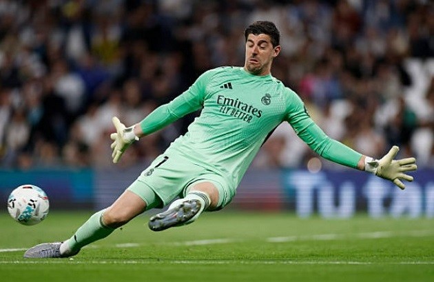 Thibaut Courtois - 7.5: Nhàn rỗi phần lớn thời gian nhưng đã có một pha cứu thua quan trọng trong hiệp hai để ngăn cản Haissem Hassan ghi bàn.