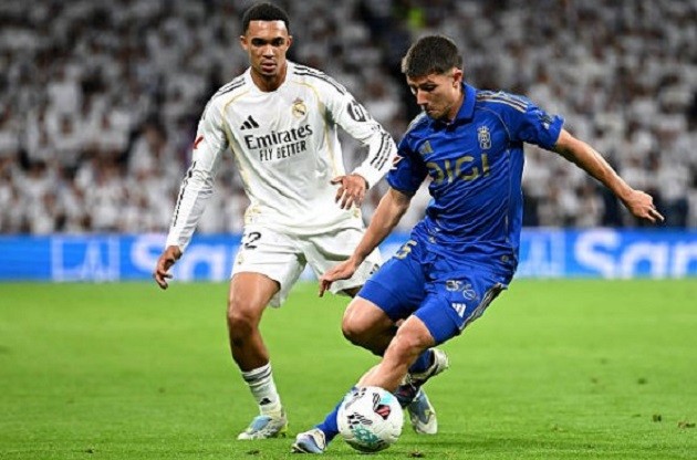 Trent Alexander-Arnold - 7.1: Hỗ trợ tấn công tốt nhưng lại gặp nhiều khó khăn trong khâu phòng ngự, thường xuyên bị hậu vệ trái đối phương vượt mặt.