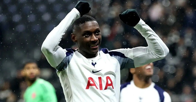 Juventus muốn tái hợp Kolo Muani.
