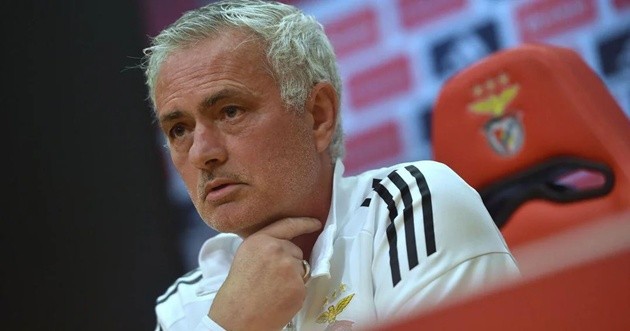 Mourinho xác nhận được Benfica đề nghị gia hạn./