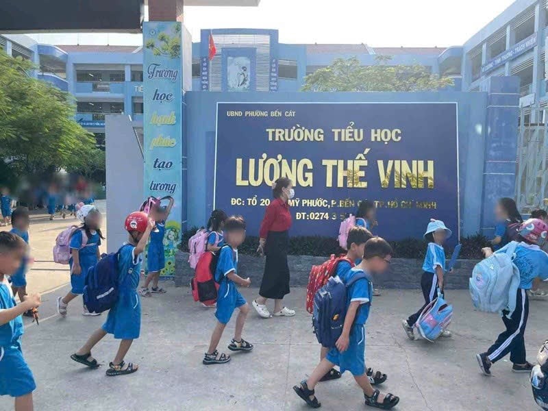 Cụ thể, vào tháng 1-2026, phụ huynh phản ánh việc thực phẩm không đảm bảo chất lượng được đưa vào bếp ăn bán trú.