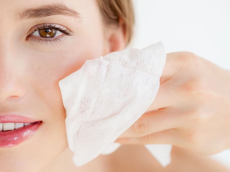 Việc duy trì thói quen chống nắng mỗi ngày giúp da ổn định hơn và hạn chế tình trạng tăng sắc tố do ánh nắng gây ra.