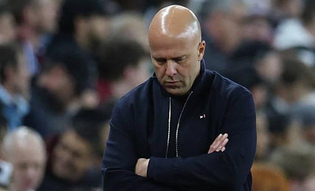 Arne Slot thừa nhận Liverpool đã sụp đổ sau bàn thua thứ 2.
