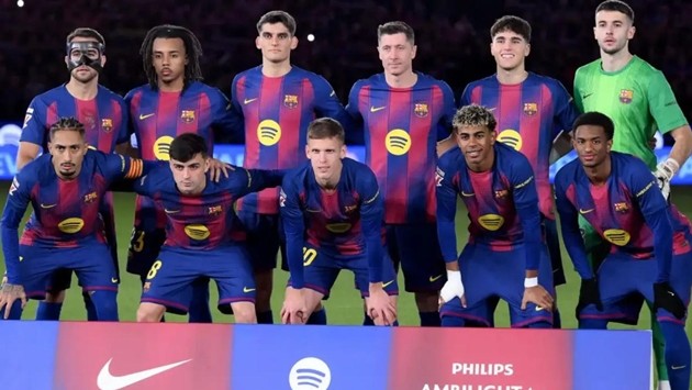 Barcelona dính án phạt từ UEFA sau trận thua Atletico Madrid.