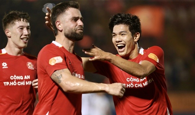 CAHN sắp vô địch V-League.