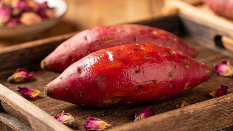 Người bị bệnh về tiêu hóa nên hạn chế ăn nhiều khoai lang.