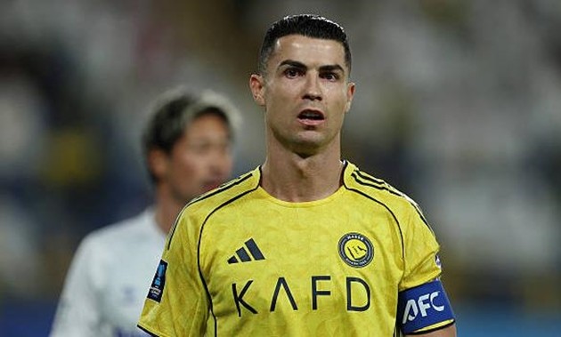 Cristiano Ronaldo không nhận huy chương sau trận thua của Al Nassr.