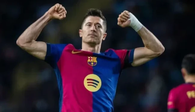 Lewandowski rời Barca sau 4 năm gắn bó,.