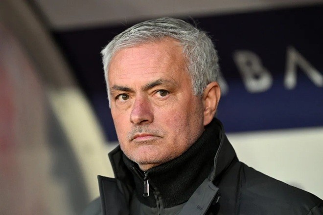  Mourinho là ứng viên nặng ký cho chiếc ghế nóng Real Madrid.