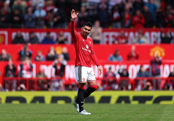 Casemiro nói lời chia tay Old Trafford. 
