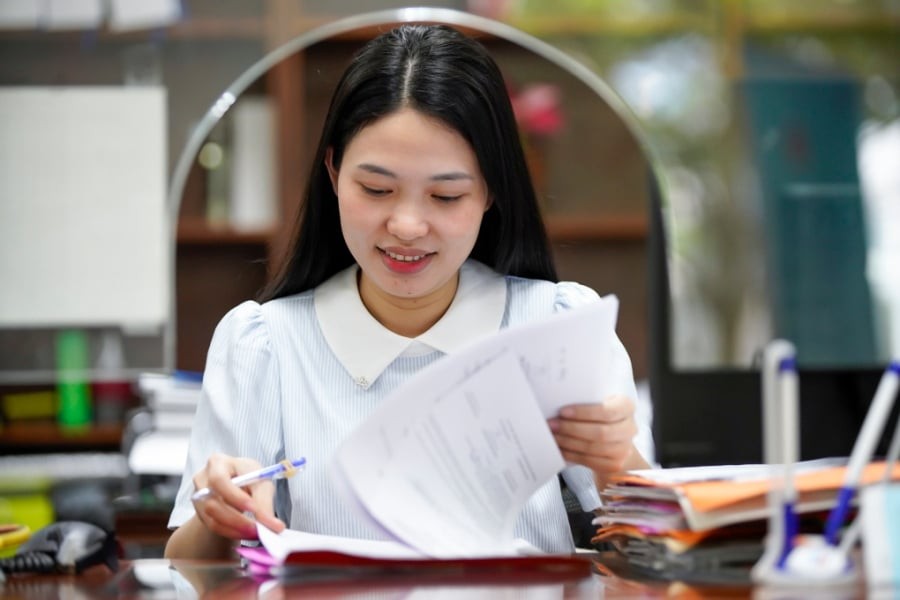 Ngày 15/5, Chính phủ ban hành Nghị định 161 quy định mức lương cơ sở mới cùng chế độ tiền thưởng áp dụng đối với cán bộ, công chức, viên chức và lực lượng vũ trang. 