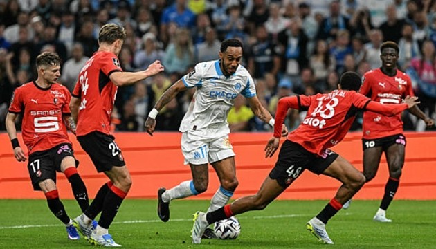 Aubameyang ấn định chiến thắng cho Marseille.