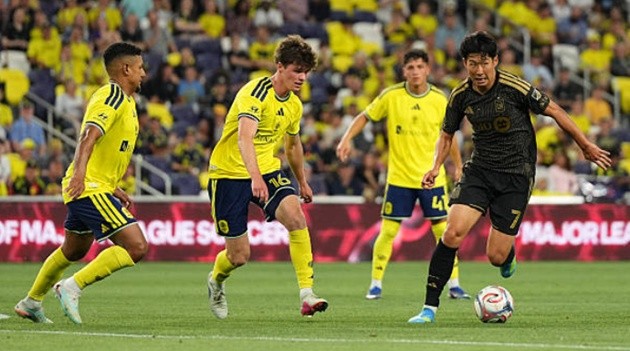 Son Heung-min và đồng đội thua sát nút trên sân khách.