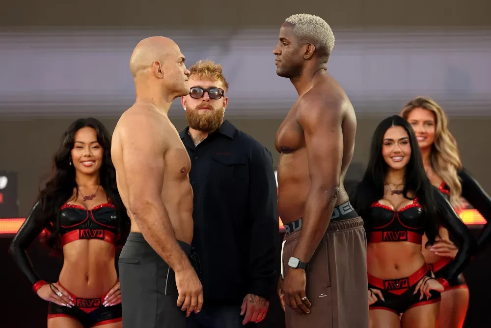 Junior dos Santos và Robelis Despaigne đối mặt