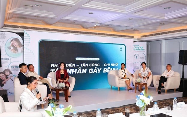 Hội thảo chuyên đề đầu tiên của Hội Đồng.