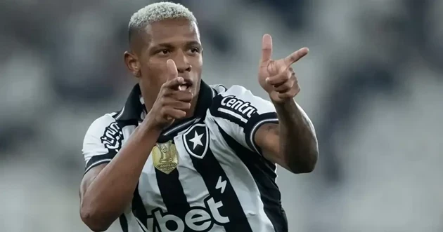 Danilo lọt vào tầm ngắm của Man Utd.