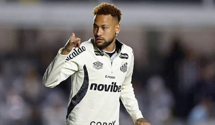 Neymar chơi ấn tượng trong màu áo Santos.