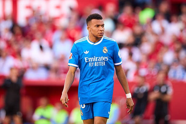 Mbappe bị chính CĐV đội nhà chỉ trich.