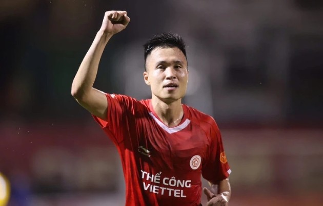 Đinh Viết Tú trả giá đắt vì hành vi phản cảm với CĐV Nam Định.