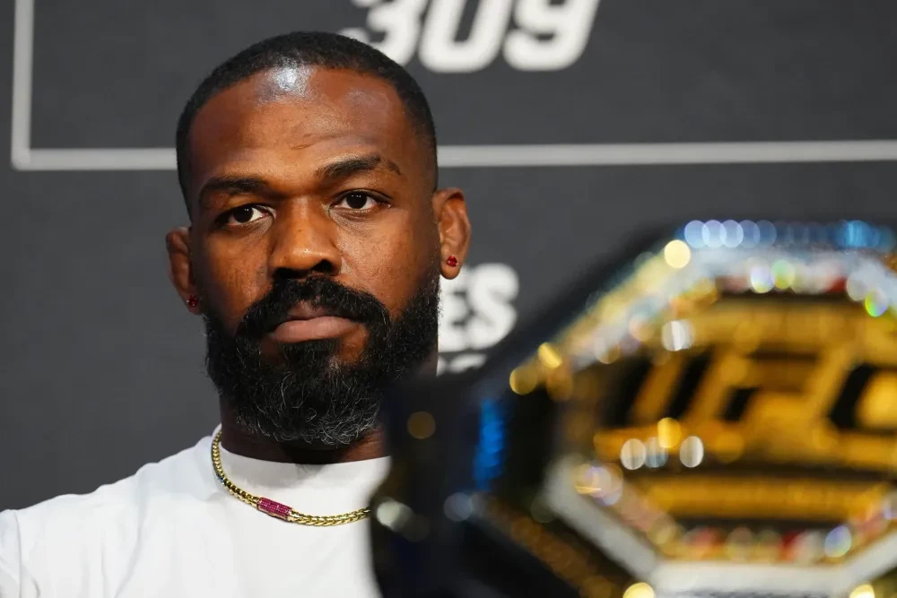 Jon Jones tham gia họp báo UFC