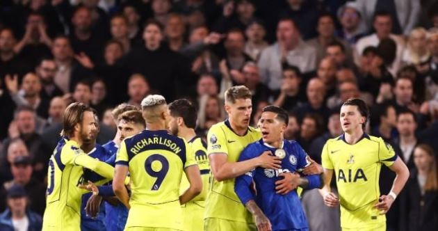 Trận derby London diễn ra đầy hấp dẫn.