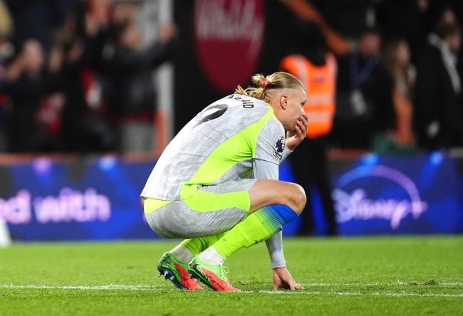 Erling Haaland – 7.5 điểm. Haaland chính là cầu thủ xuất sắc nhất trận của Man City. Anh không chỉ đóng vai trò làm tường, tạo ra ít nhất hai cơ hội ngon ăn cho đồng đội mà còn là người trực tiếp mang về 1 điểm cho đội khách với cú dứt điểm quyết đoán ở phút bù giờ.