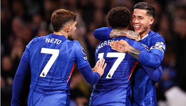 Chelsea hướng đến việc giành 1 suất dự cúp Châu Âu mùa tới.'
