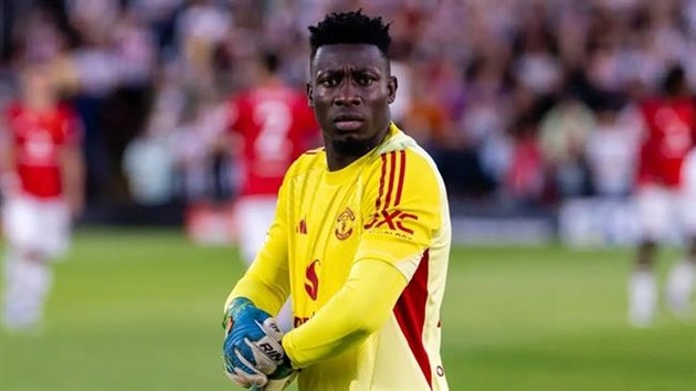 Sự ổn định của Senne Lammens khiến Onana khó trở lại Old Trafford.