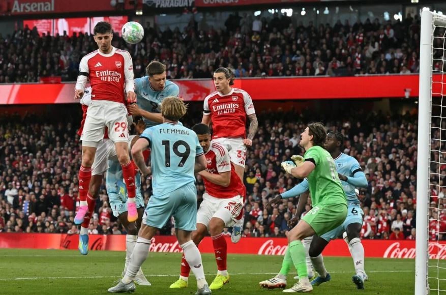 Arsenal vô cùng lợi hại ở những tình huống cố định.