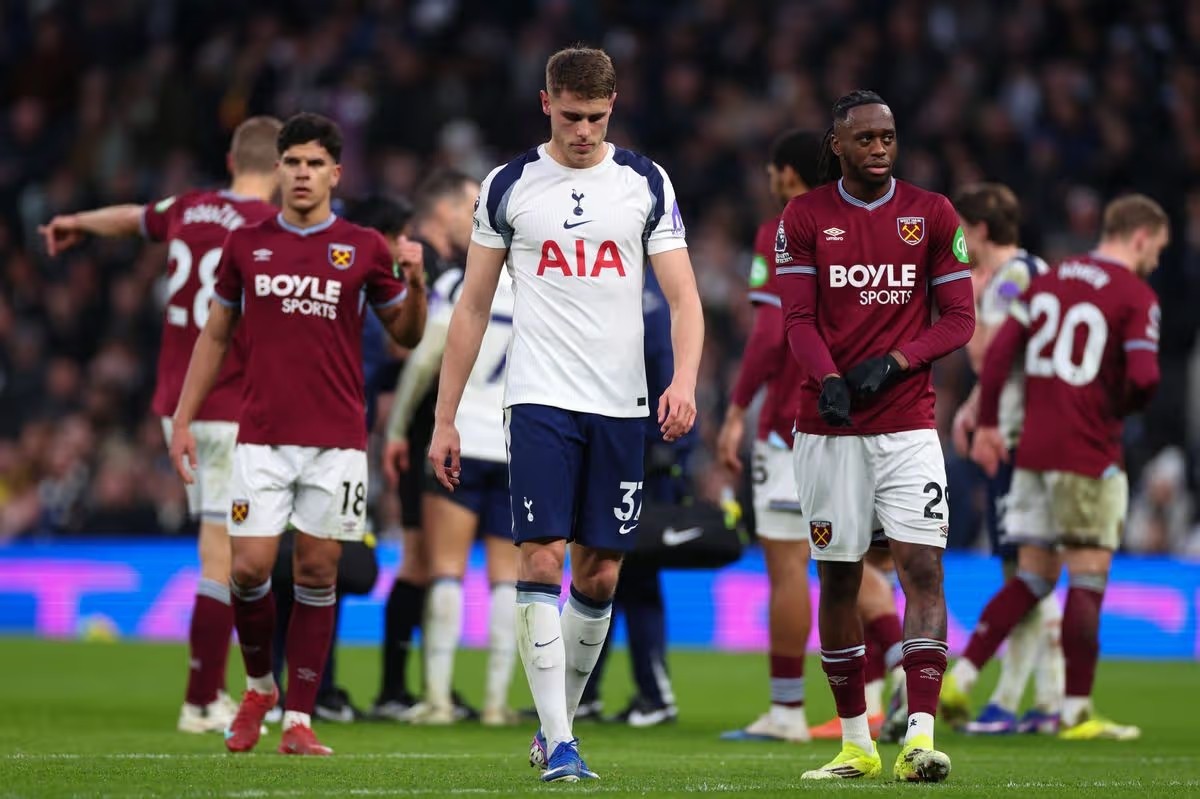 Tottenham và West Ham chuẩn bị bước vào vòng đấu phán quyết.