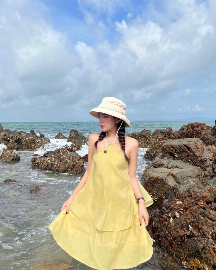 Một trong những điểm đặc trưng dễ nhận thấy nhất của xu hướng này nằm ở bảng màu vàng nhạt. 