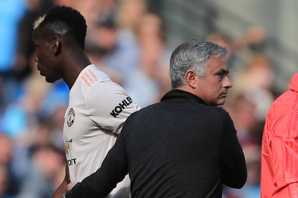 Pogba và Mourinho từng xảy ra mâu thuẫn ở Man Utd. 