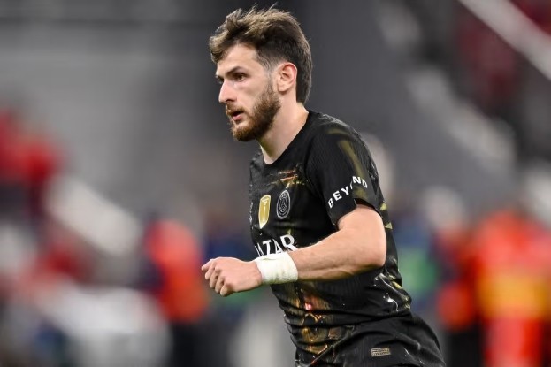 Arsenal nuôi hy vọng sở hữu chữ ký của Kvaratskhelia 
