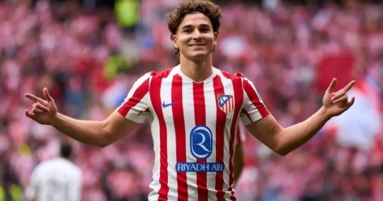 Laporta xác nhận việc Barca có quan tâm đến Alvarez.