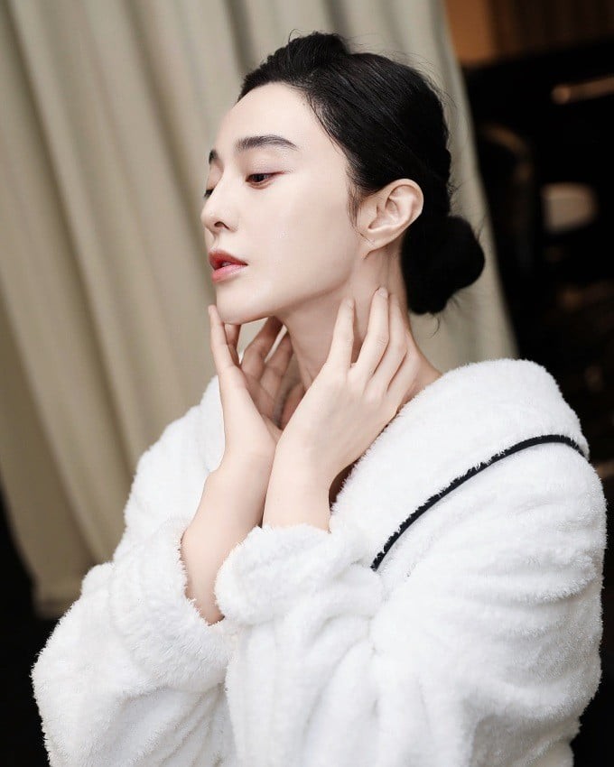 Nhiều năm qua, Phạm Băng Băng luôn được nhắc đến như biểu tượng làn da trắng mịn của showbiz châu Á.