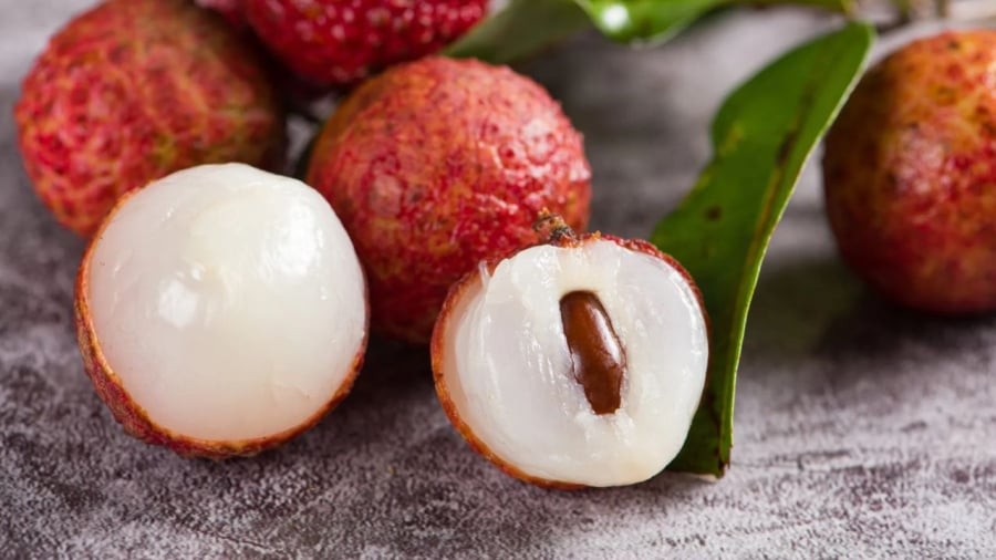 Người bị tiểu đường, người mắc bệnh tự miễn dịch nên hạn chế ăn vải.
