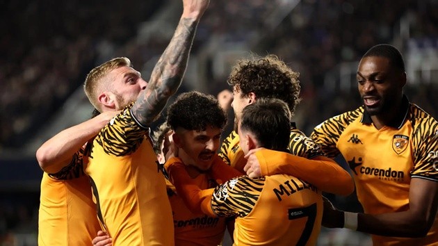 Hull City thể hiện khả năng dứt điểm hiệu quả khó tin.