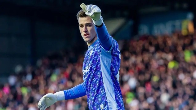 Phong độ ấn tượng của Radek Vitek buộc MU phải tính toán kỹ lưỡng cho vị trí người gác đền.