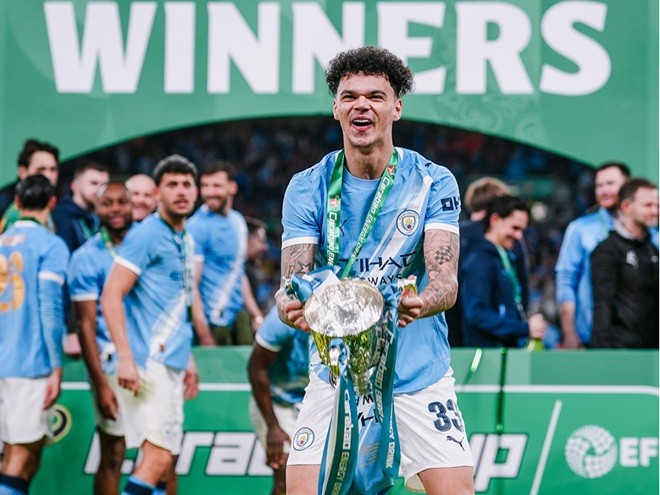 O’Reilly trực tiếp mang về Cúp Liên đoàn cho Man City.