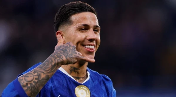 Enzo đứng trước những đồn đoán về khả năng chia tay Chelsea.