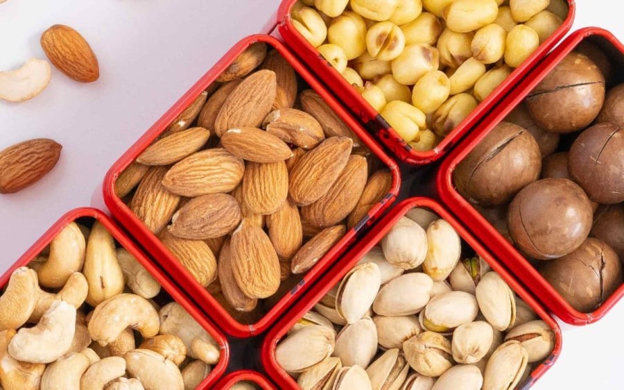  Ngoài ra, omega-3 trong một số loại hạt còn góp phần giúp tóc mềm và giảm tình trạng xơ rối.