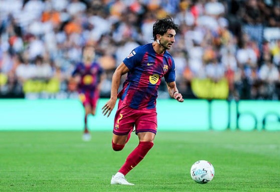 Ferran Torres (6.6): Hoạt động năng nổ trong ngày gặp lại đội bóng cũ và chính là người tung cú dứt điểm dẫn đến bàn mở tỉ số của Lewandowski. Dù thi đấu xông xáo và tích cực tham gia pressing, Torres vẫn thiếu đi sự sắc lẹm cần thiết để tự mình ghi bàn trong những cơ hội thuận lợi.