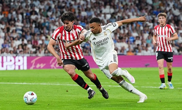 Kylian Mbappe – 7.5 điểm Chân sút người Pháp đã tìm lại cảm giác ghi bàn đúng lúc trước thềm World Cup. Một pha lập công đẳng cấp giúp Mbappe giải tỏa áp lực và khẳng định vị thế ngôi sao số một trên hàng công.