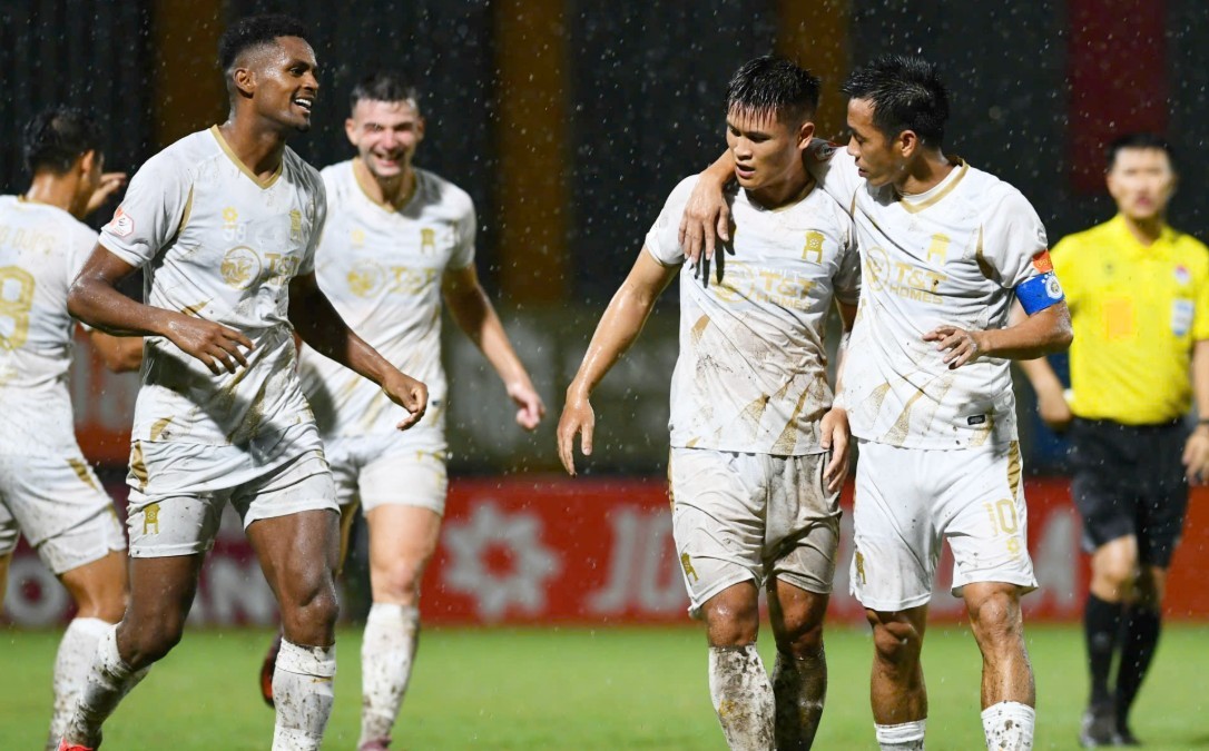 Hà Nội FC đang quyết tâm bám đuổi Ninh Bình trong cuộc đua Top 3 V-League 2025/26. Ảnh: Hà Nội FC.