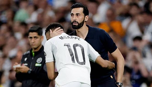Alvaro Arbeloa quyết định rời Real Madrid vào cuối mùa.