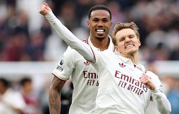 Martin Odegaard và các đồng đội sẽ nâng cúp sau trận đấu với Crystal Palace.