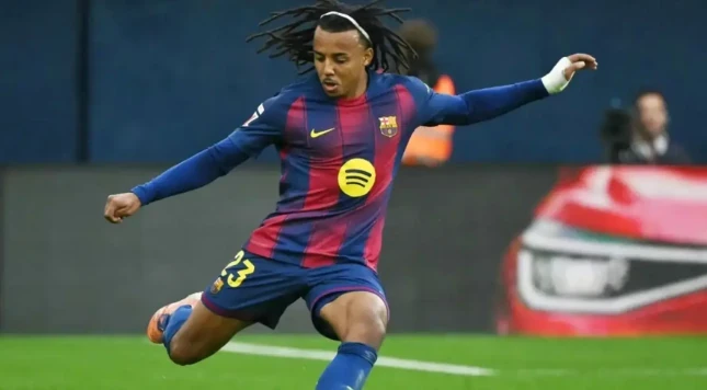 Kounde không còn là nhân tố bất khả xâm phạm tại Barca.